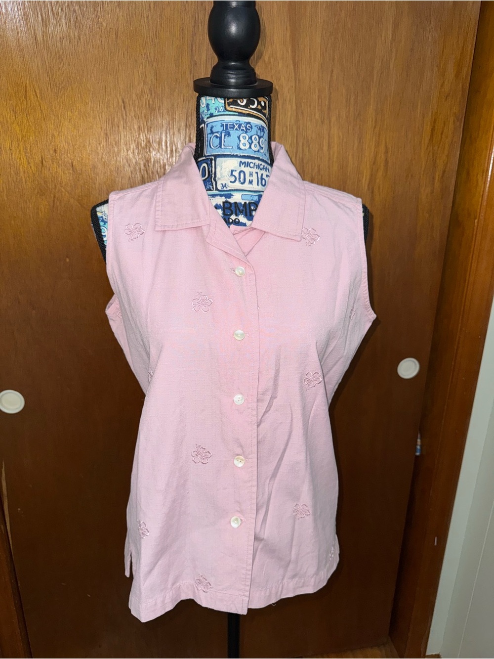 Vintage Ocean Pacific Women’s Sleeveless Button-Front Embroidered Pink Top, S